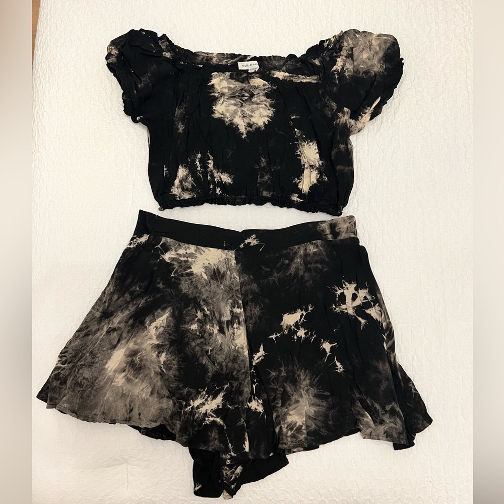 Two piece acid wash set